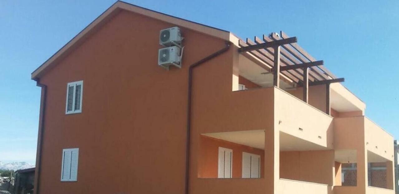 Apartman Matej With Pool Povljana Exterior photo
