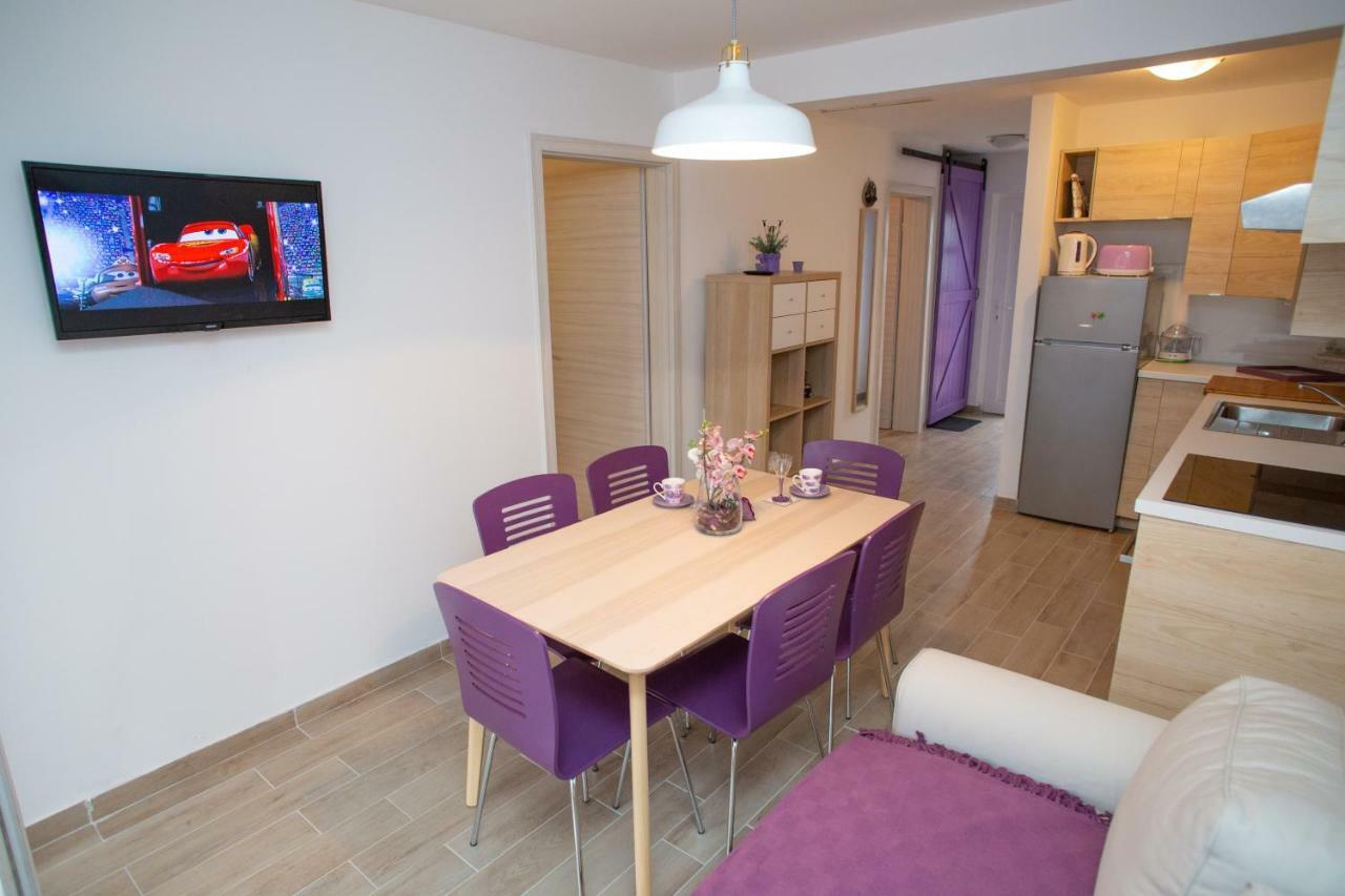 Apartman Matej With Pool Povljana Exterior photo