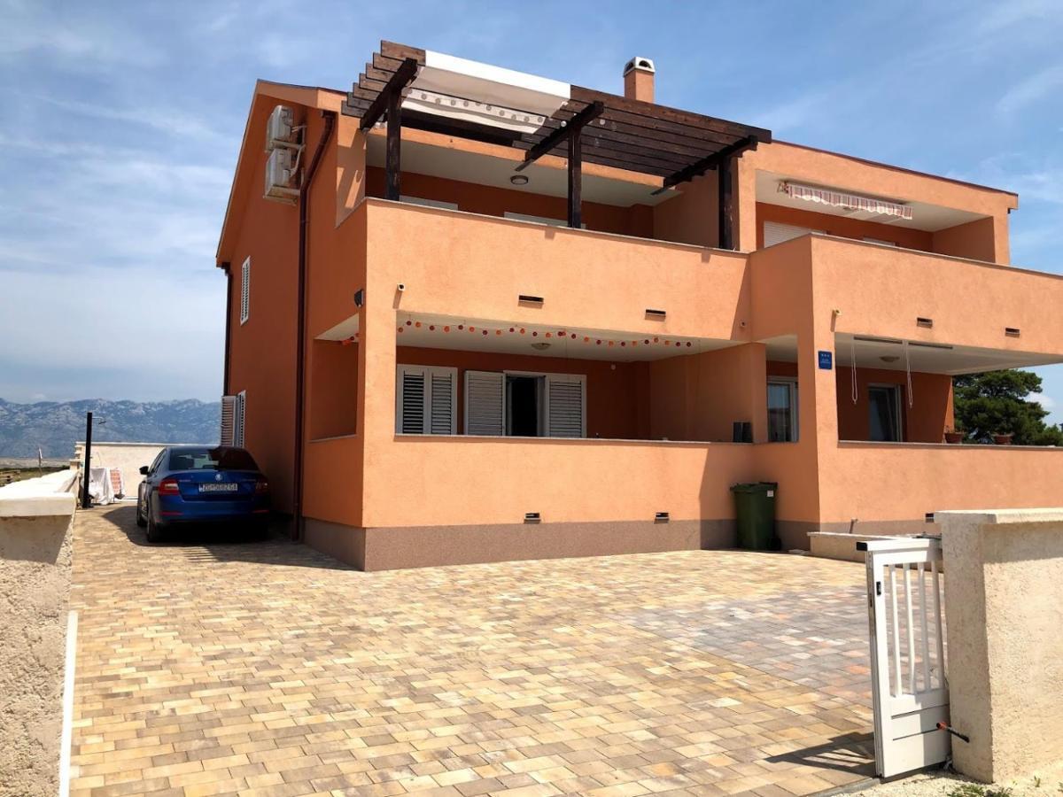 Apartman Matej With Pool Povljana Exterior photo