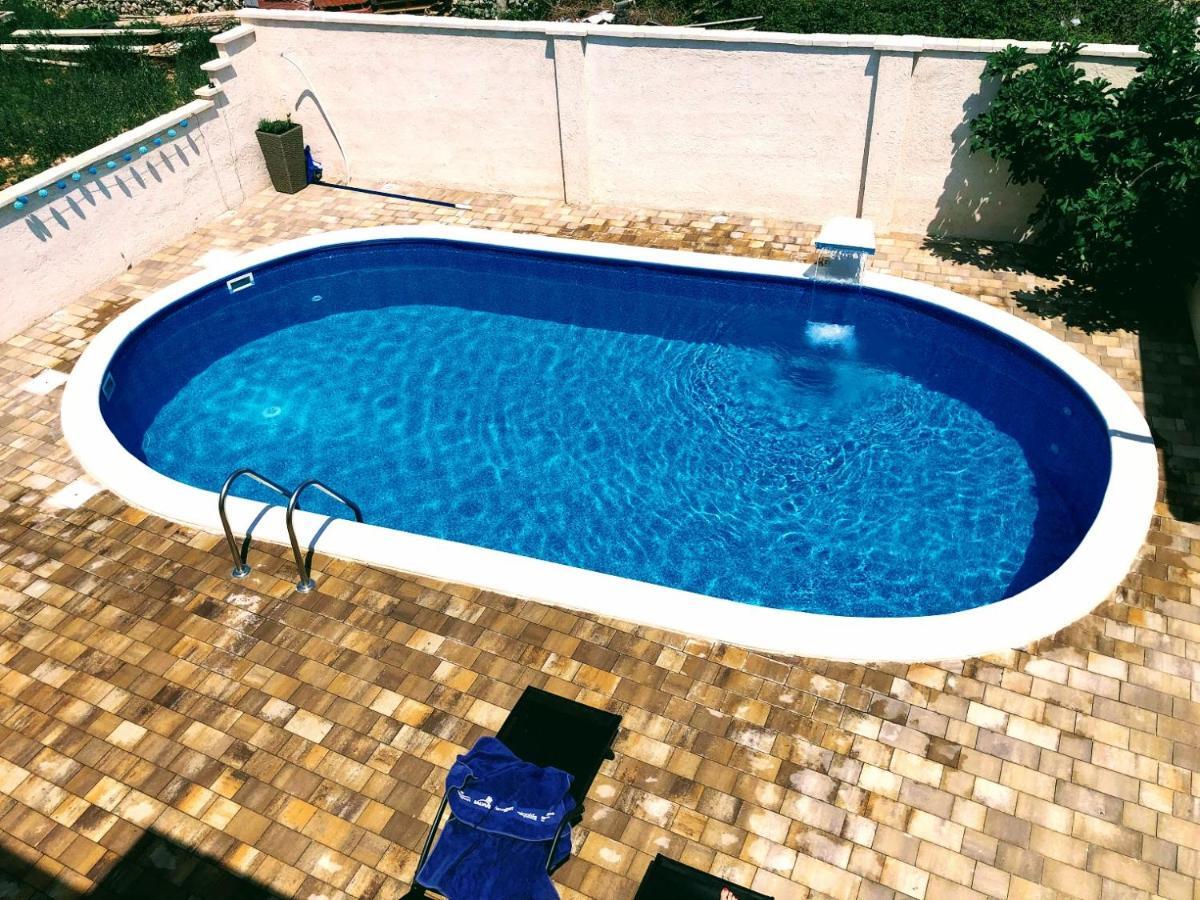 Apartman Matej With Pool Povljana Exterior photo
